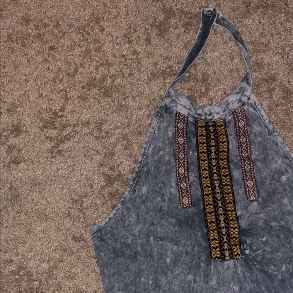 Halter top - Picture 2 of 3